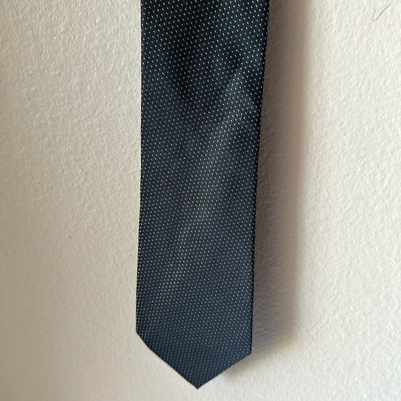 CALVIN KLEIN Black Silk Neck Tie - Picture 1 of 5
